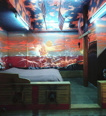 Pirate Room Love Hotel